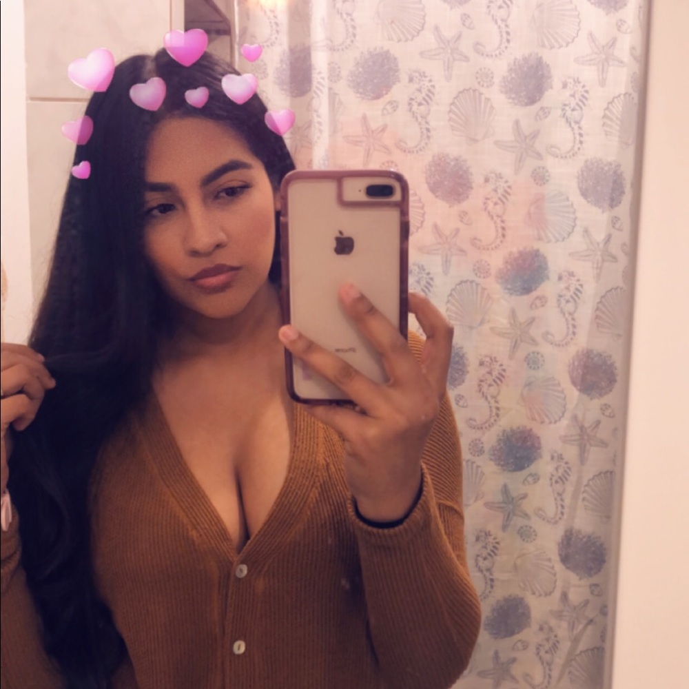 Meet your Posher, Leticia